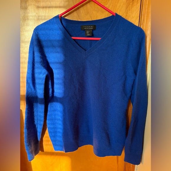 Tahari cobalt blue cashmere v neckline sweater - Picture 1 of 4